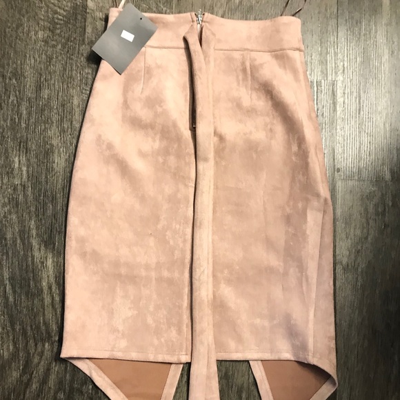 π€©Only 1 left π Pencil skirt with slit in front - Picture 5 of 8